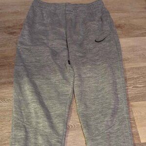 Nike Dri-FIT youth xl boys sweatpants
